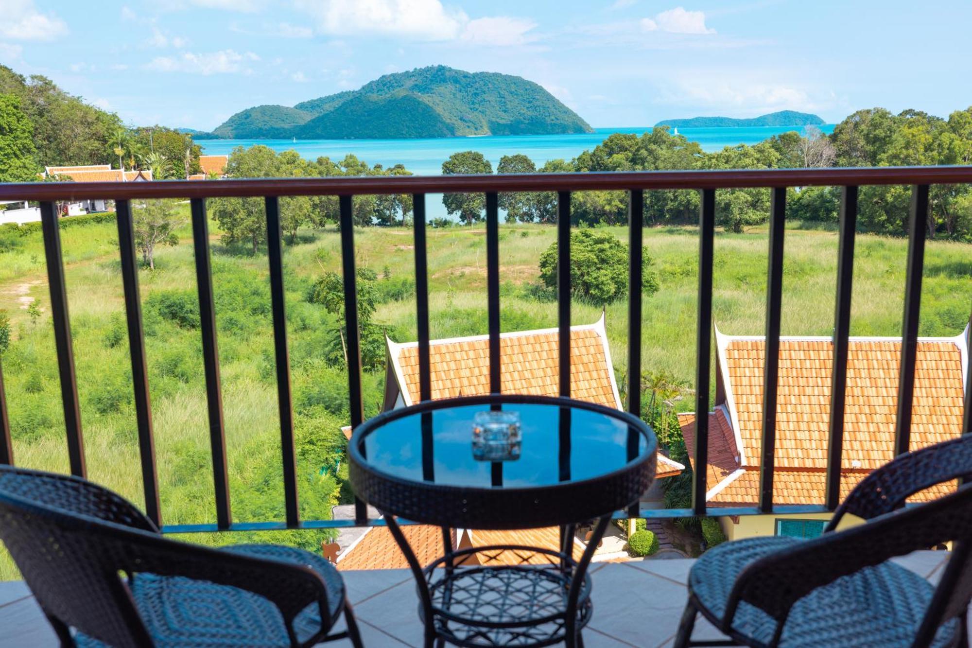 Phuket Kana International Hotel普吉岛卡娜国际酒店 Rawai Экстерьер фото