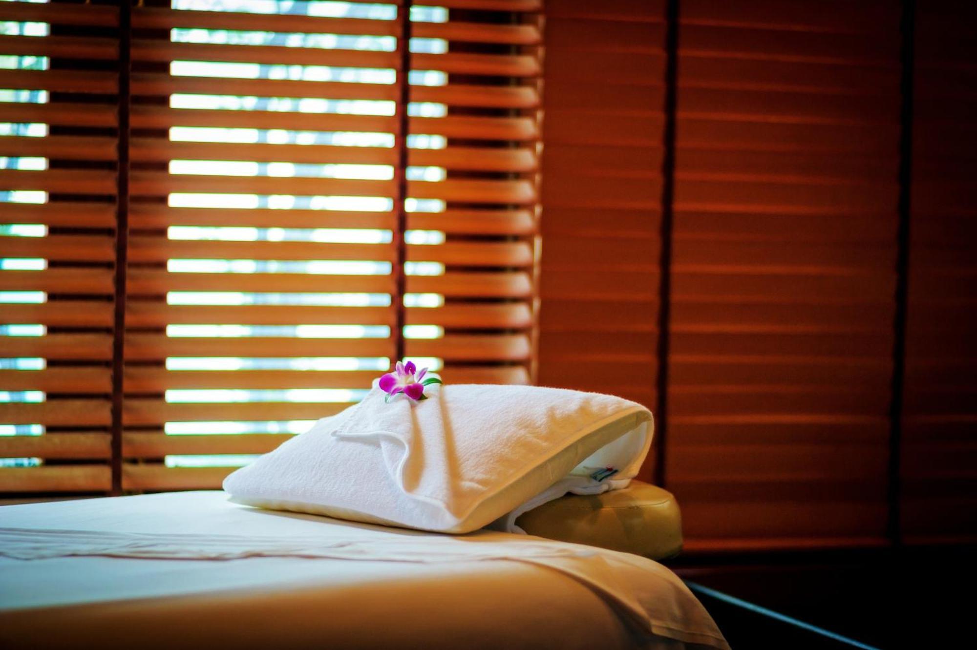 Phuket Kana International Hotel普吉岛卡娜国际酒店 Rawai Экстерьер фото